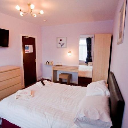 Hawthorn Hotel Radcliffe Bagian luar foto