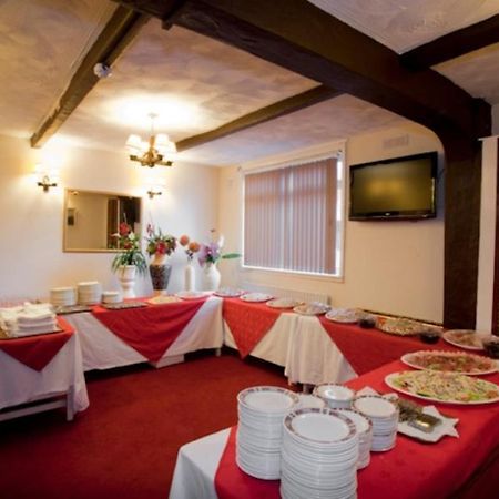Hawthorn Hotel Radcliffe Bagian luar foto
