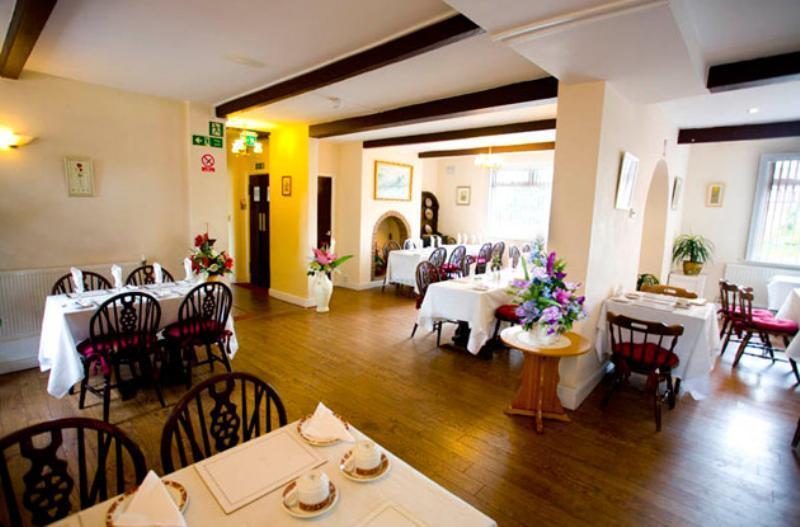 Hawthorn Hotel Radcliffe Bagian luar foto